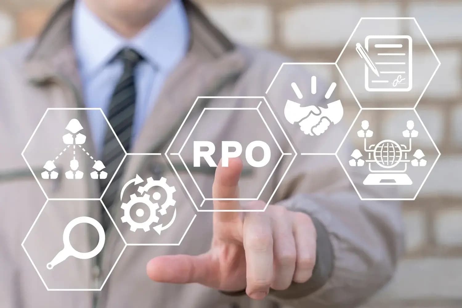 The differences between RPO and traditional hiring solutions